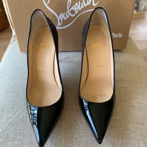 Christian Louboutin Décolleté patent black pumps